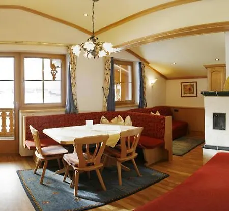 아파트호텔 Bergkristall 4*