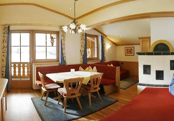 Aparthotel Bergkristall 4*